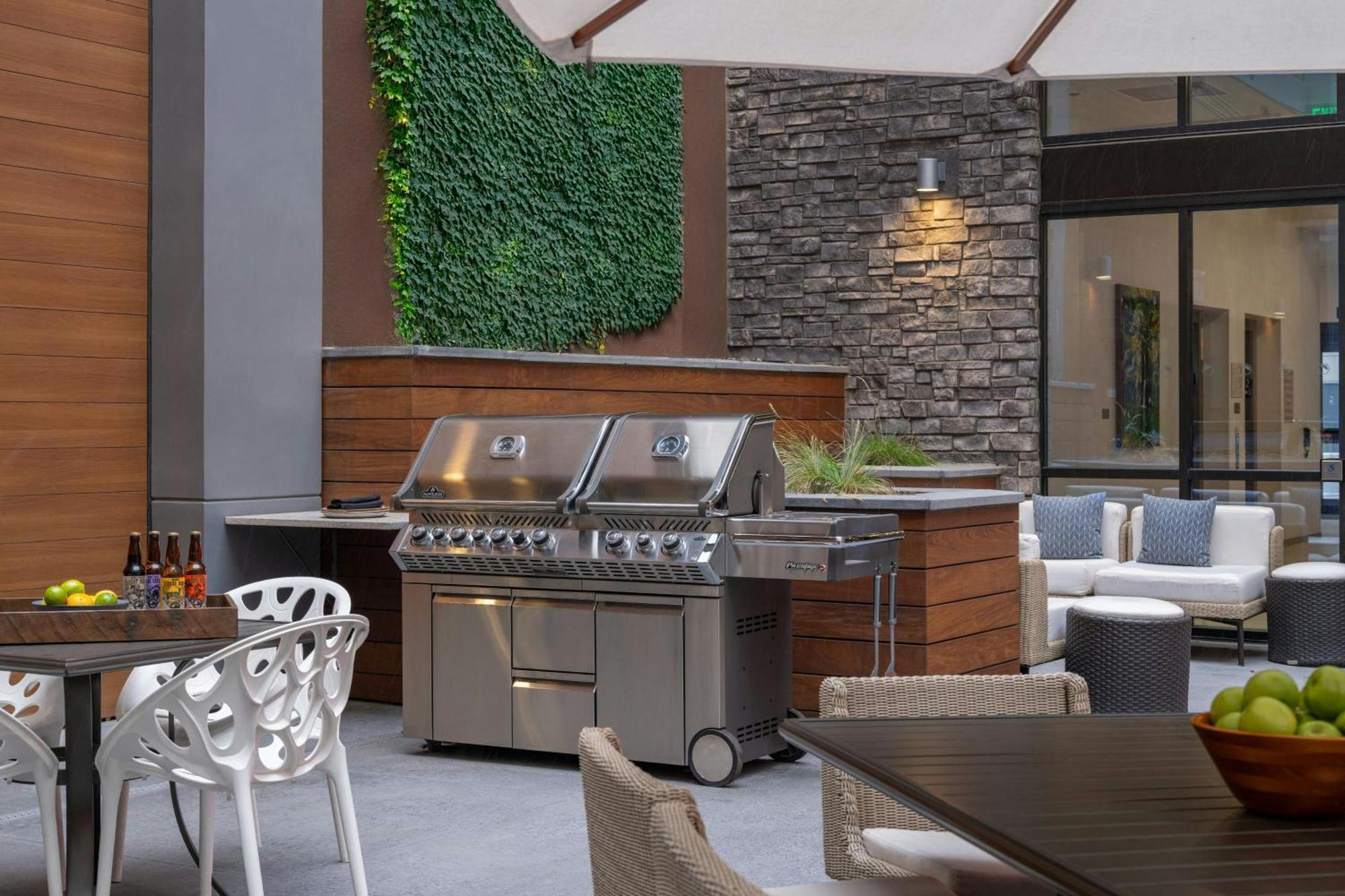 Springhill Suites By Marriott Colorado Springs Downtown Eksteriør bilde